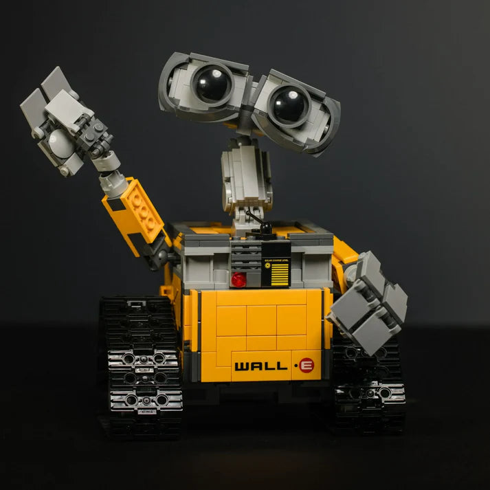 Wall-E + Controle Remoto (687 peças LEGO®)